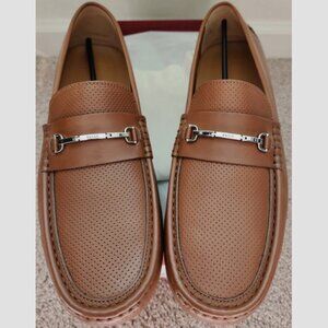 NEW $650 Bally Daryan Driver (Loafers)!  8.5  Tan Leather  Bally Engraved Chain